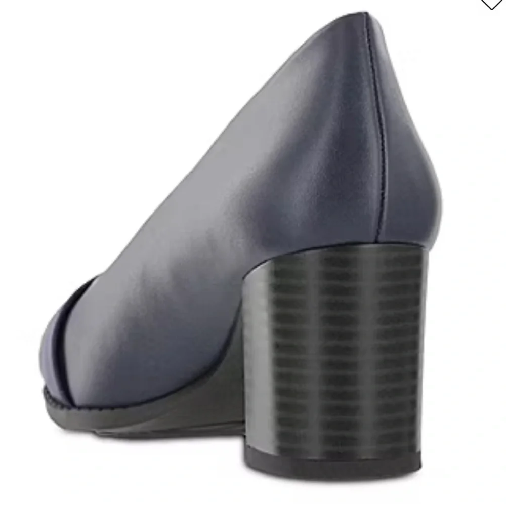 Mia Amore Navy Ivaa Slip-on Soft Toe Block Heel Memory Foam Pumps 8.5 NEW